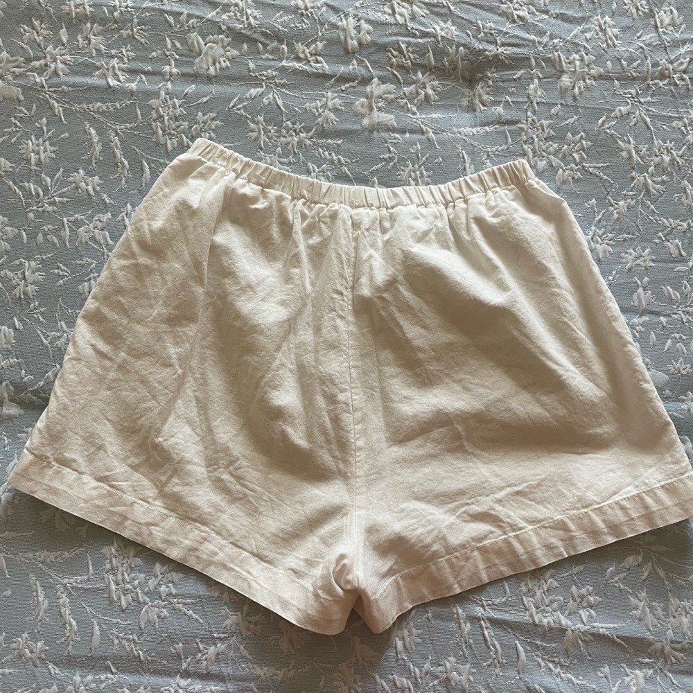Commense High Waist Cream Shorts NWOT size medium - Picture 3 of 3